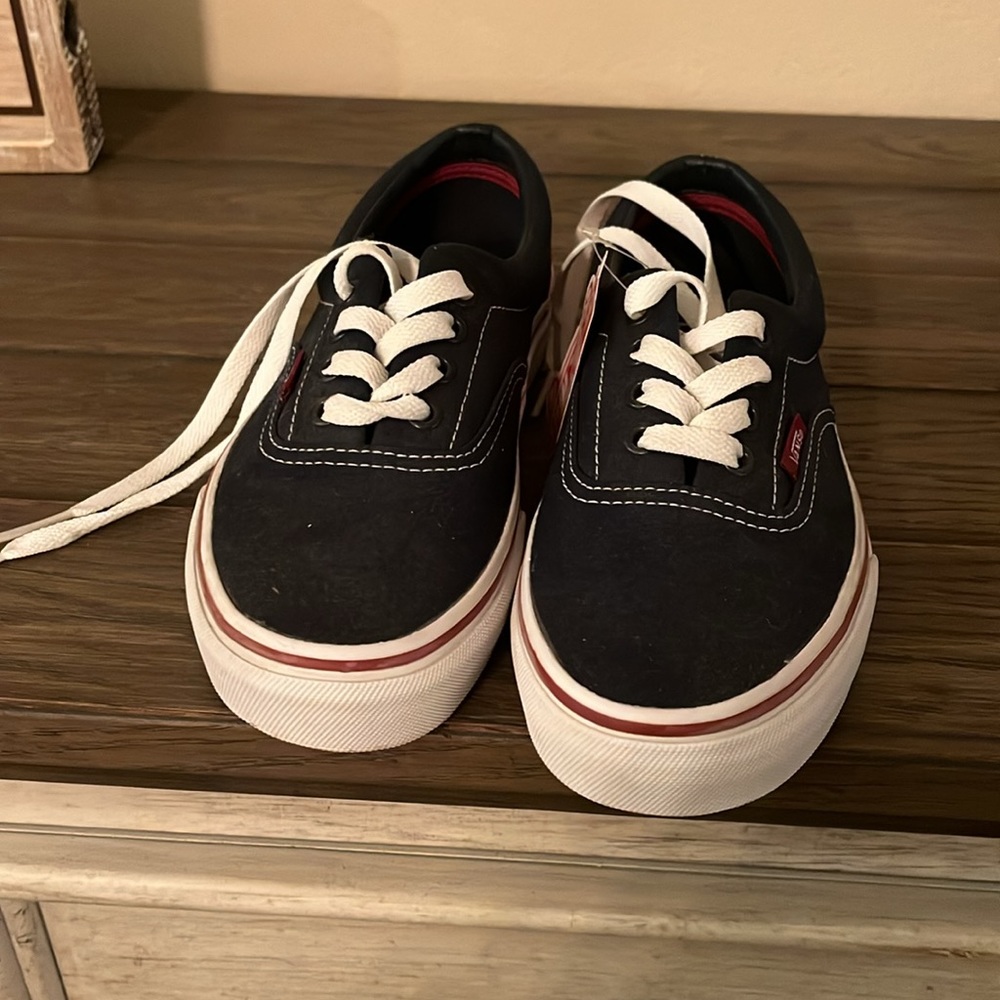 Brand new Vans - Picture 2 of 4